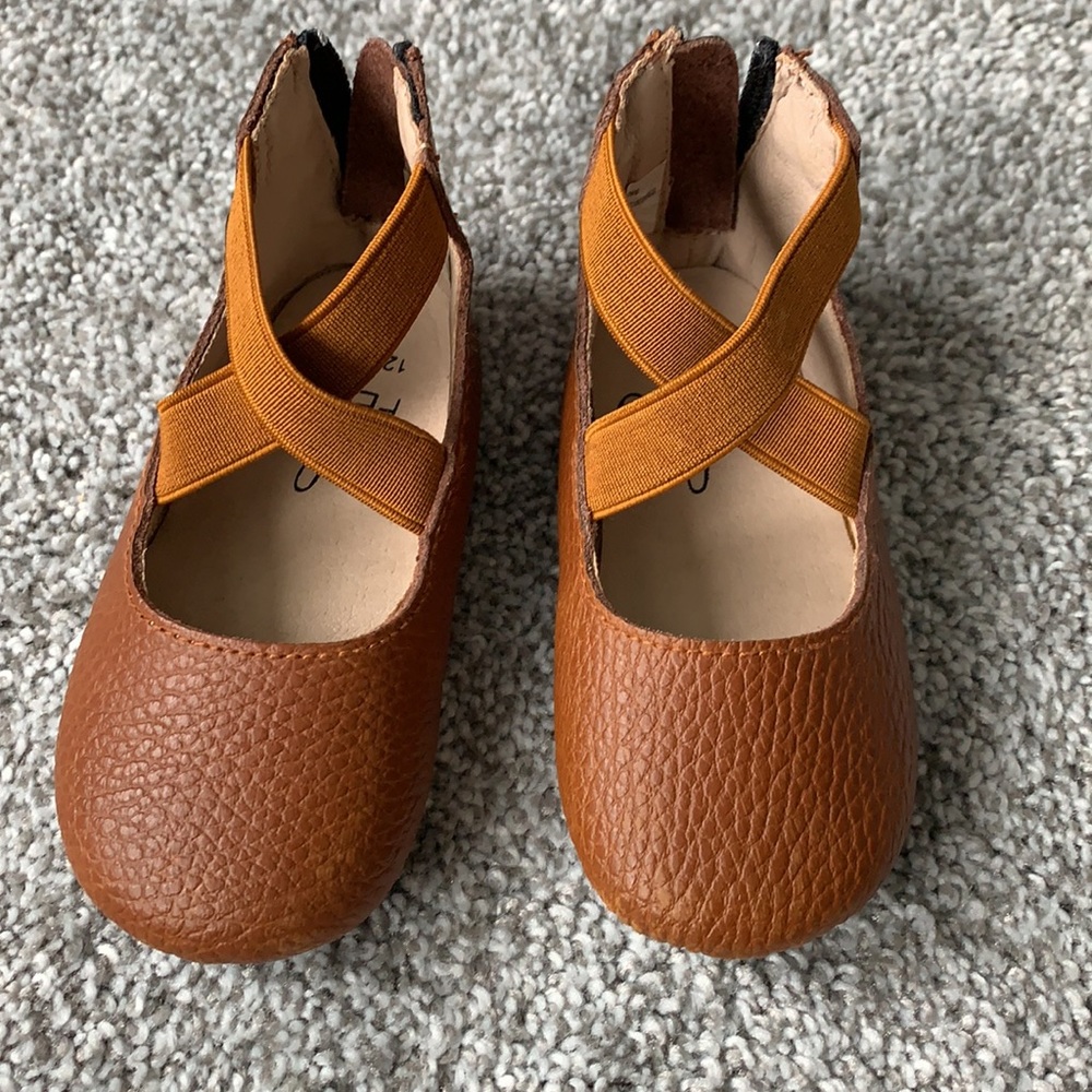 Monkey feet baby girl shoes